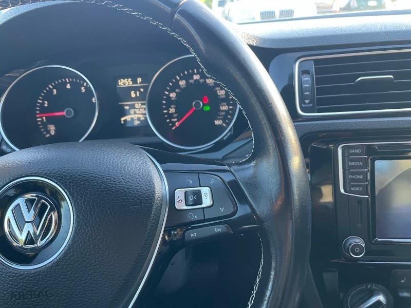 Volkswagen Jetta SE 6A 2016