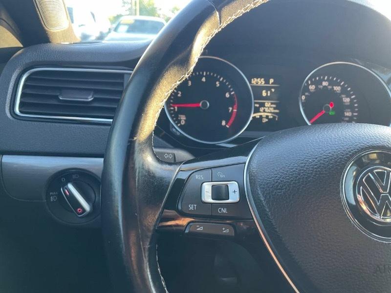 Volkswagen Jetta SE 6A 2016