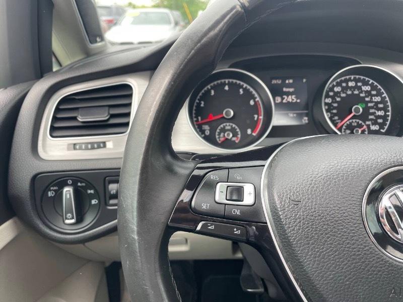 Volkswagen Golf TSI S 6A 2015