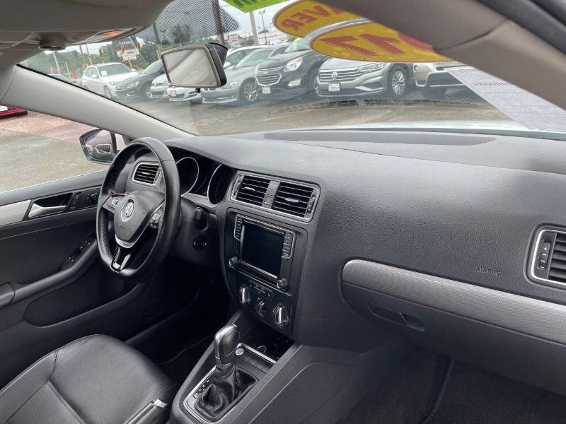 Volkswagen Jetta 1.4T SE 6A 2017