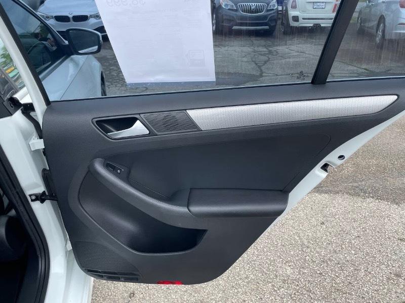 Volkswagen Jetta 1.4T SE 6A 2017