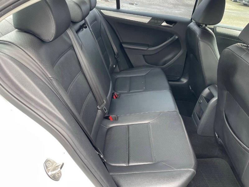 Volkswagen Jetta 1.4T SE 6A 2017