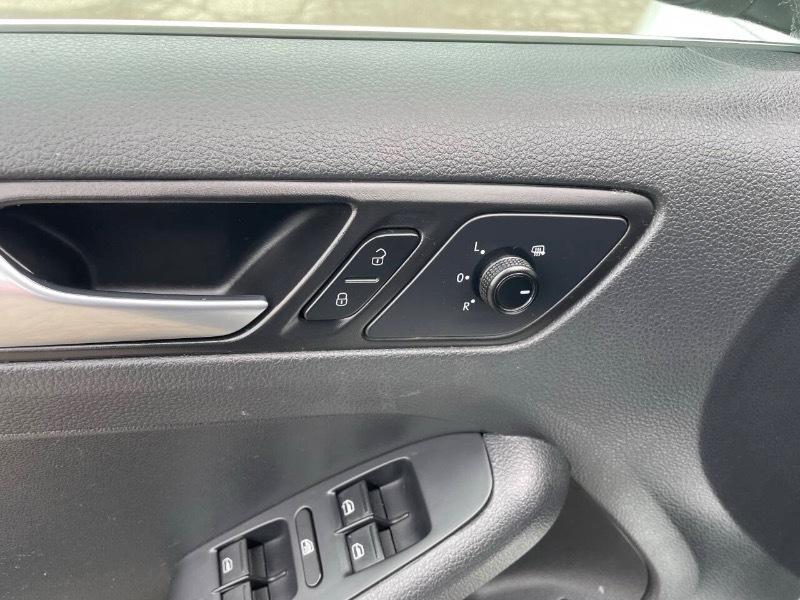 Volkswagen Jetta 1.4T SE 6A 2017
