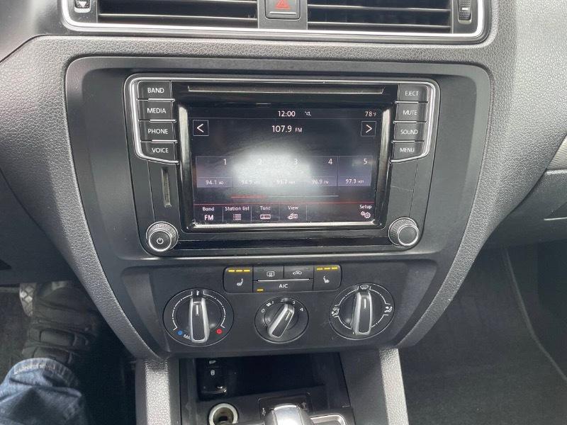 Volkswagen Jetta 1.4T SE 6A 2017