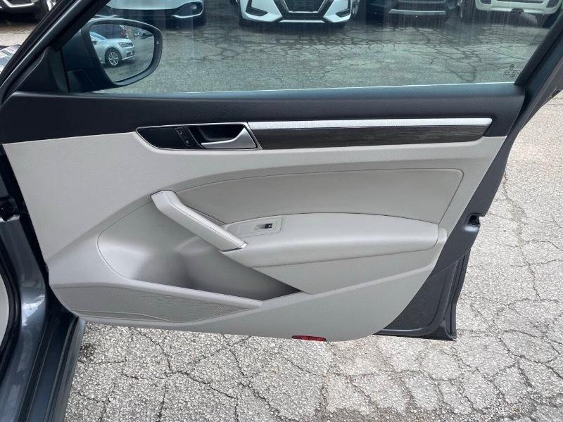 Volkswagen Passat SE 6A 2016