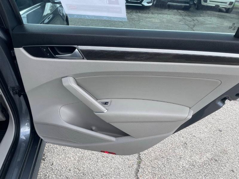 Volkswagen Passat SE 6A 2016