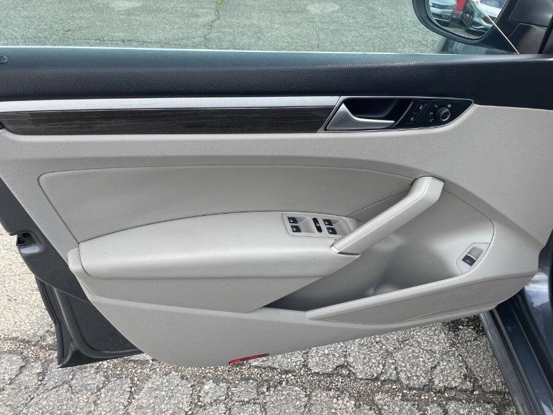 Volkswagen Passat SE 6A 2016