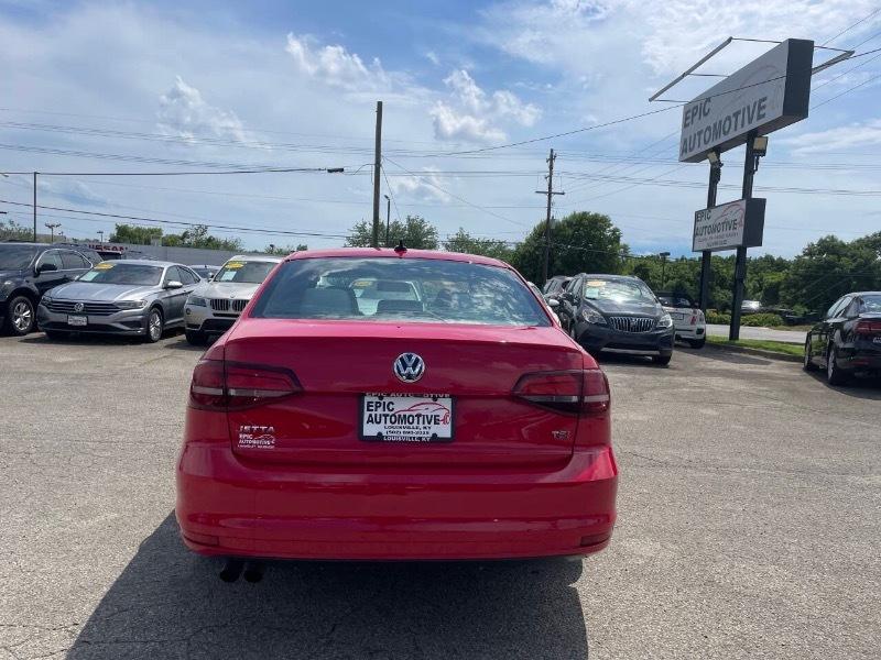Volkswagen Jetta SE 5M 2016