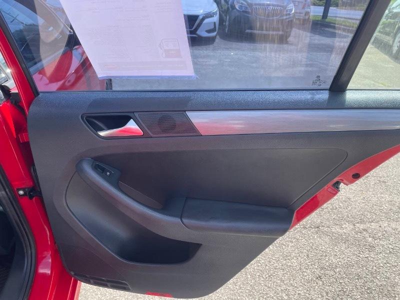 Volkswagen Jetta SE 5M 2016