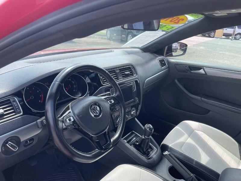 Volkswagen Jetta SE 5M 2016