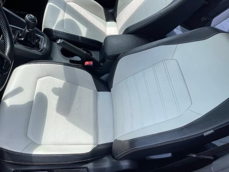 Volkswagen Jetta SE 5M 2016