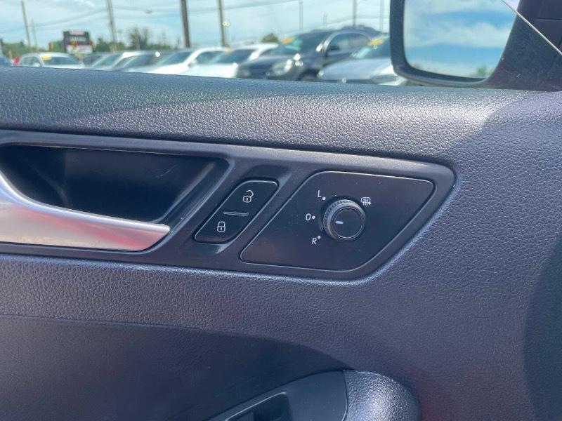 Volkswagen Jetta SE 5M 2016