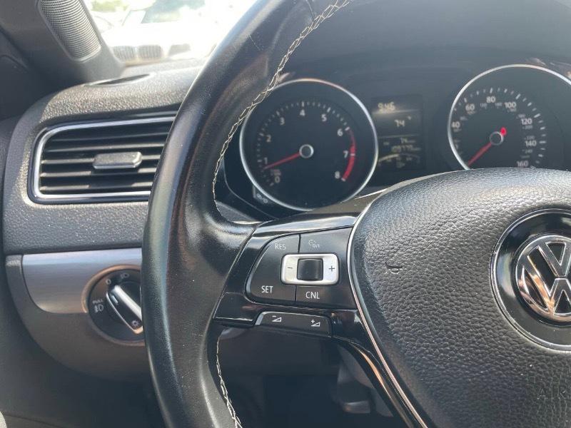 Volkswagen Jetta SE 5M 2016