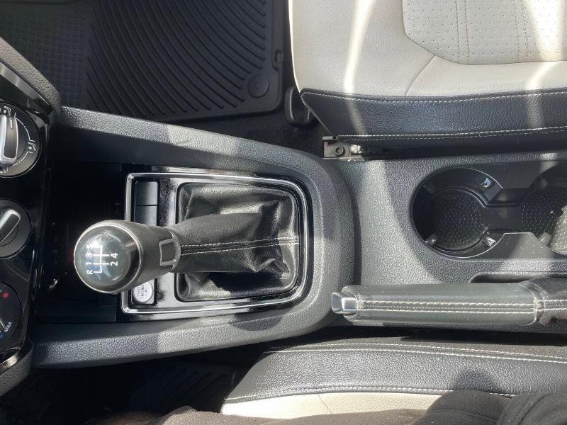 Volkswagen Jetta SE 5M 2016