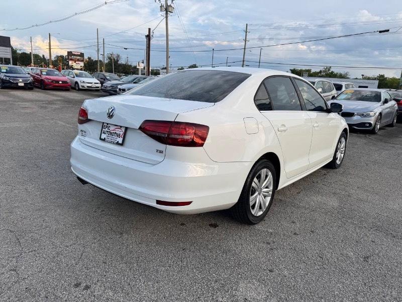 Volkswagen Jetta 1.4T S 6A 2017