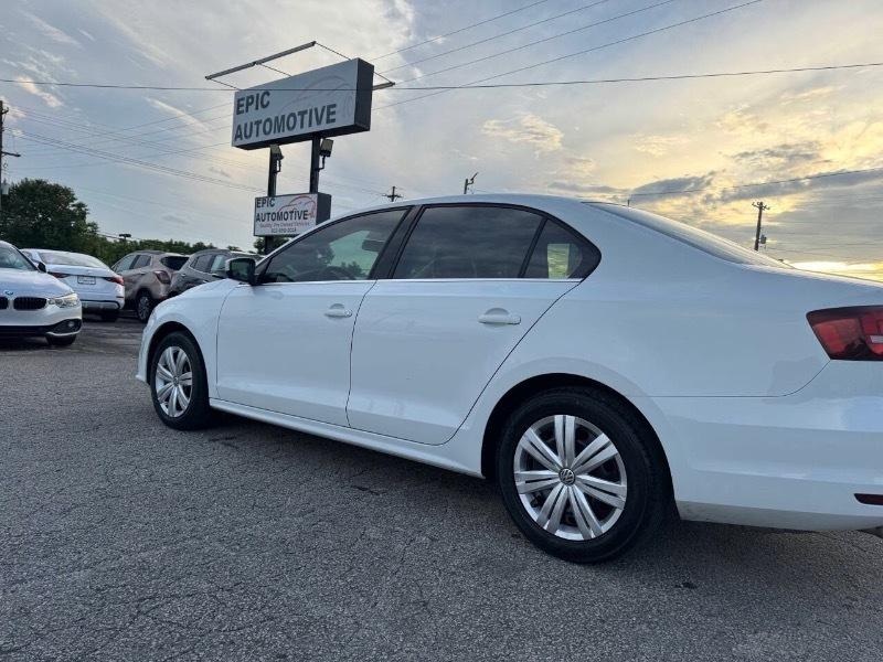 Volkswagen Jetta 1.4T S 6A 2017