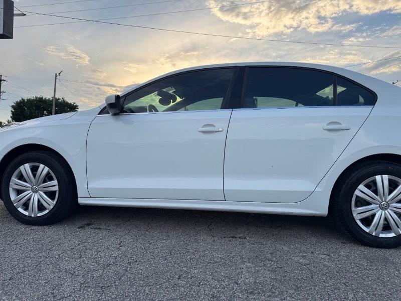 Volkswagen Jetta 1.4T S 6A 2017