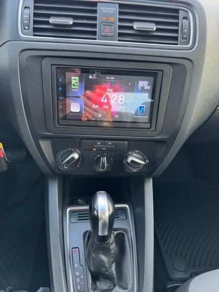 Volkswagen Jetta 1.4T S 6A 2017
