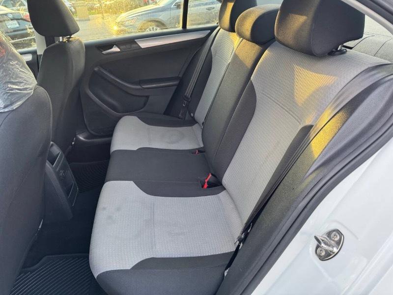 Volkswagen Jetta 1.4T S 6A 2017