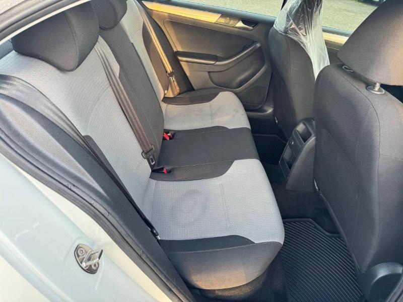 Volkswagen Jetta 1.4T S 6A 2017