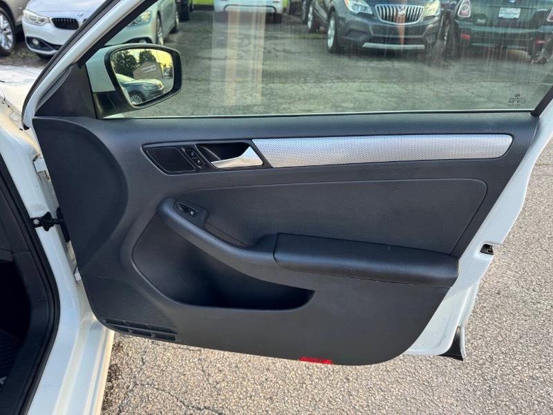 Volkswagen Jetta 1.4T S 6A 2017