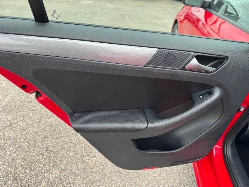Volkswagen Jetta SE 6A 2016