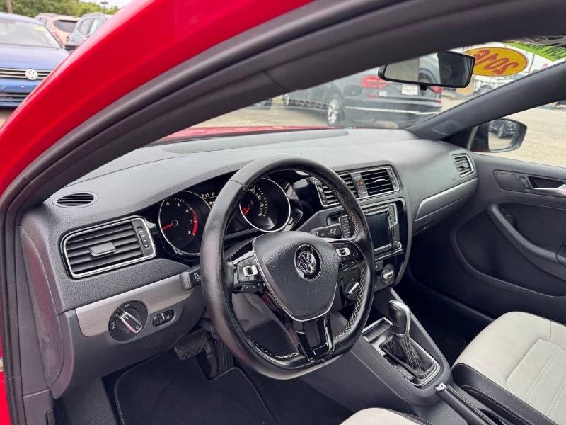 Volkswagen Jetta SE 6A 2016