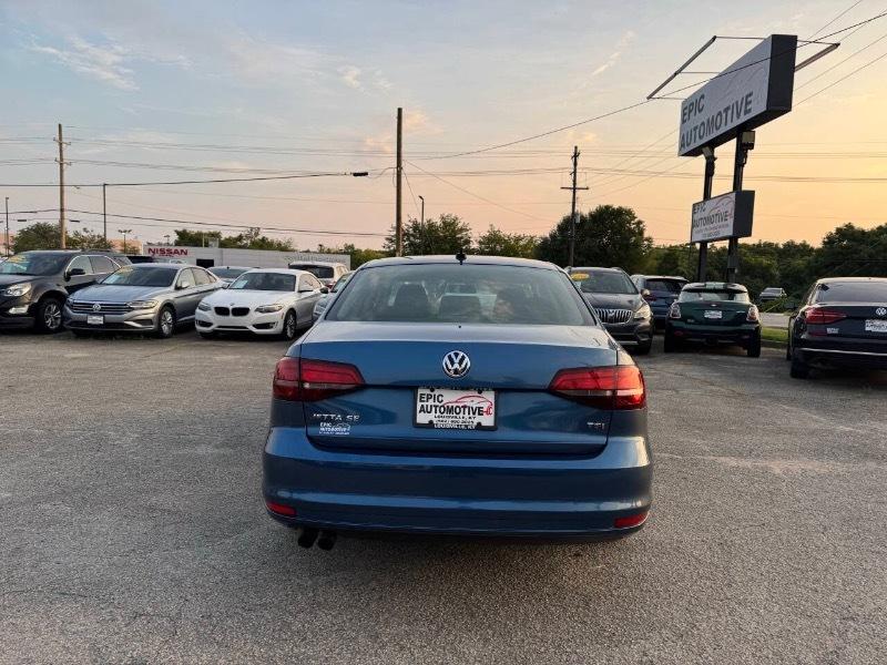 Volkswagen Jetta SE 6A 2016