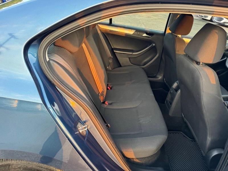 Volkswagen Jetta SE 6A 2016