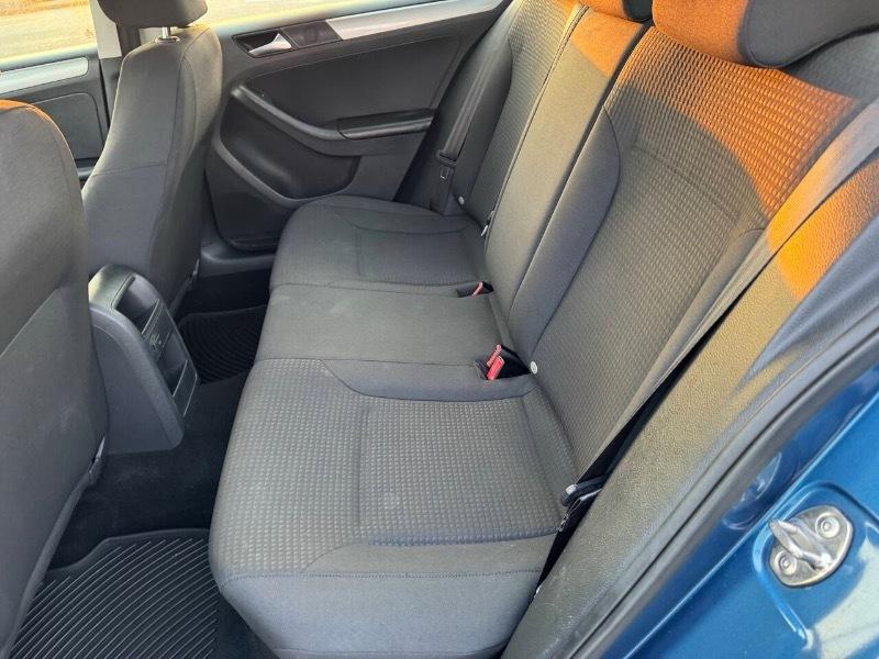 Volkswagen Jetta SE 6A 2016