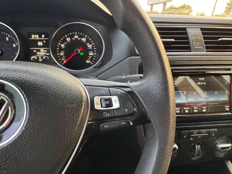Volkswagen Jetta SE 6A 2016