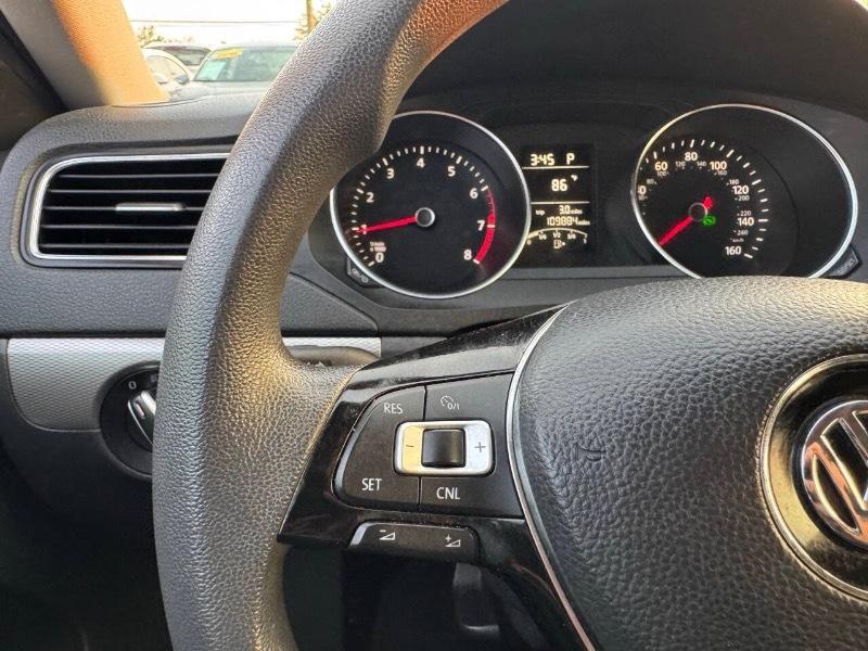 Volkswagen Jetta SE 6A 2016