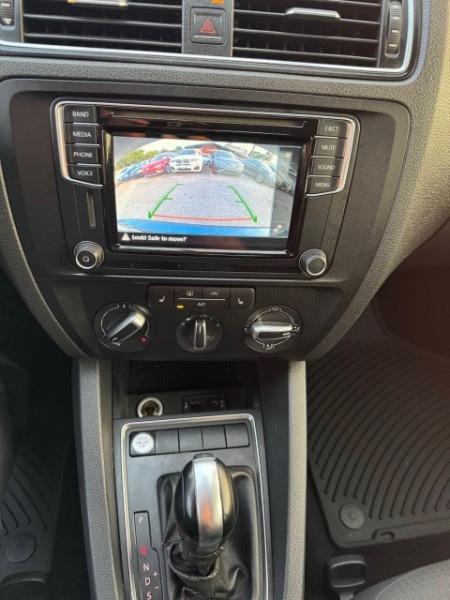 Volkswagen Jetta SE 6A 2016