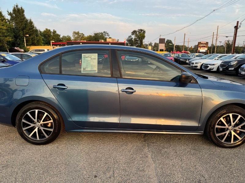 Volkswagen Jetta SE 6A 2016