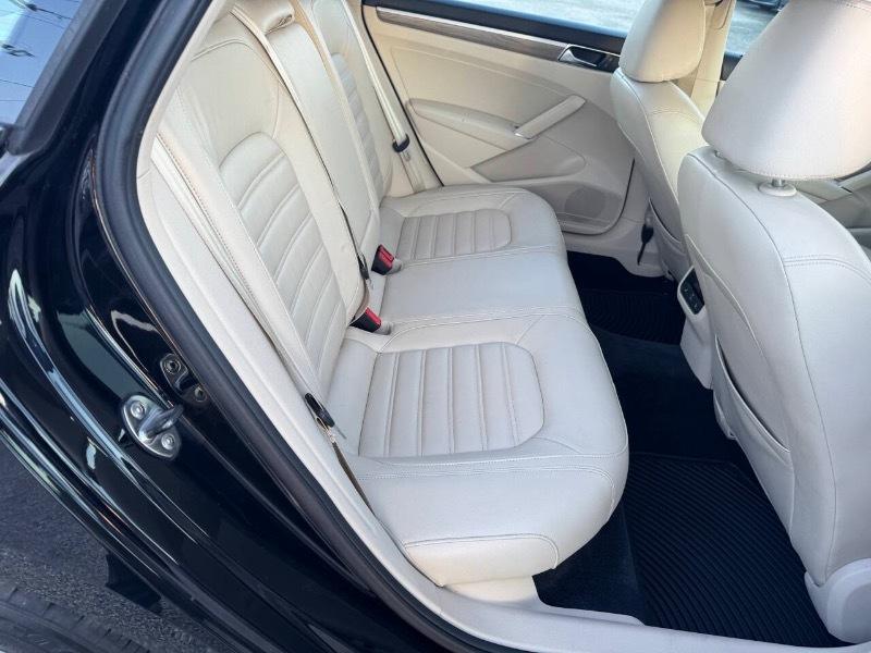 Volkswagen Passat SEL Premium PZEV 6A 2016