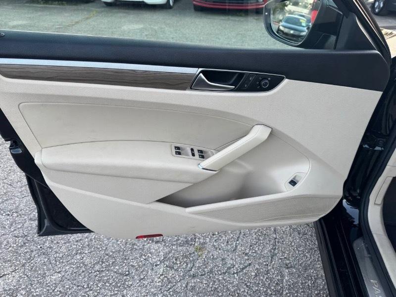 Volkswagen Passat SEL Premium PZEV 6A 2016