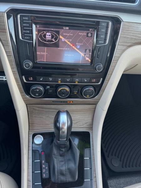 Volkswagen Passat SEL Premium PZEV 6A 2016