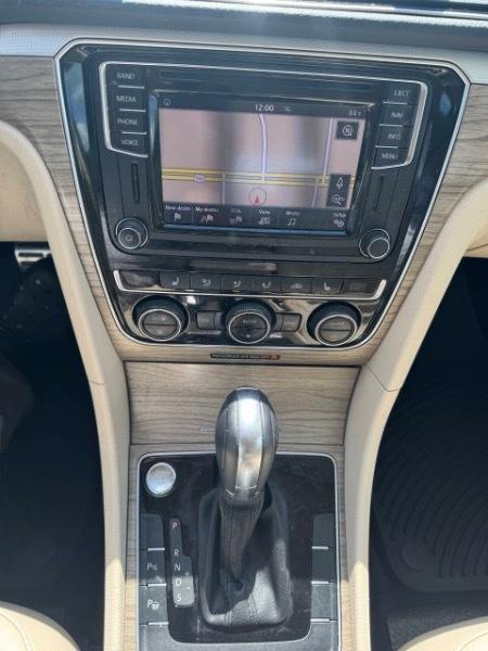 Volkswagen Passat SEL Premium 6A 2017