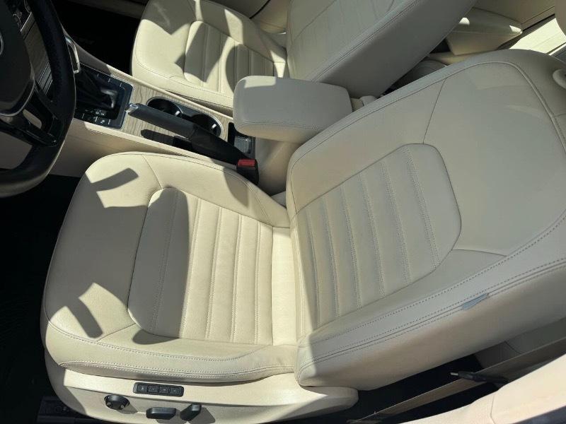 Volkswagen Passat SEL Premium 6A 2017