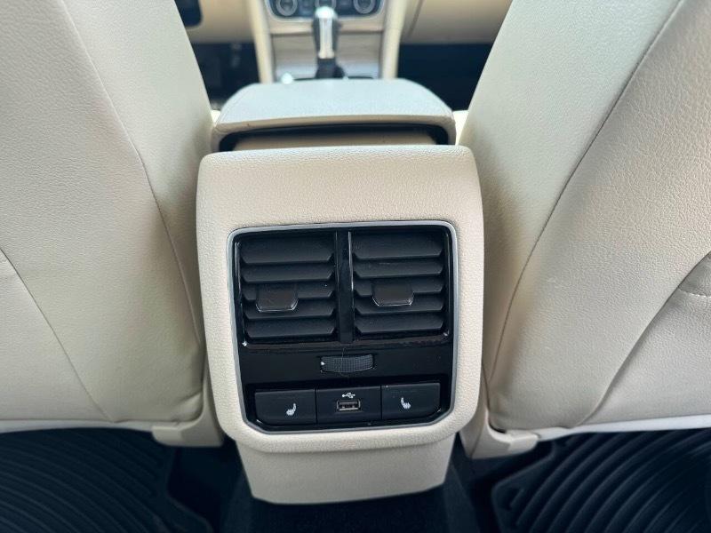 Volkswagen Passat SEL Premium 6A 2017