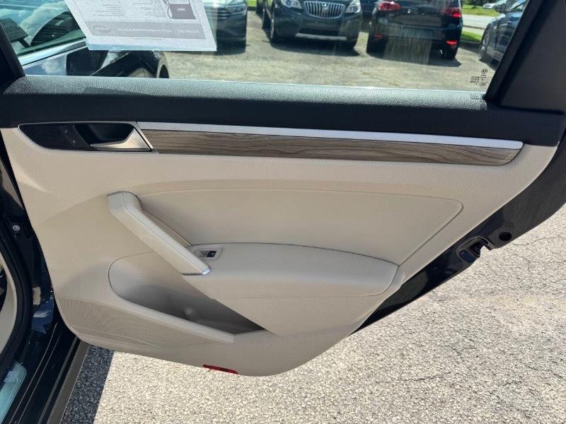 Volkswagen Passat SEL Premium 6A 2017