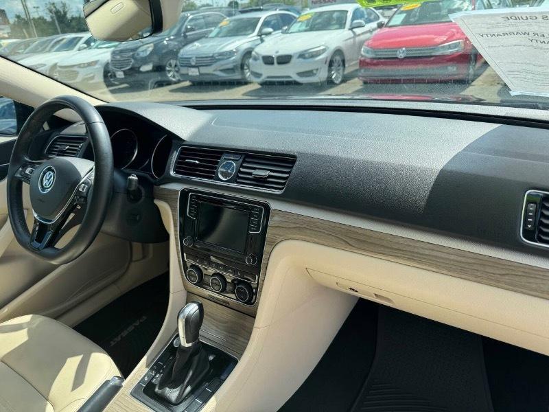 Volkswagen Passat SEL Premium 6A 2017