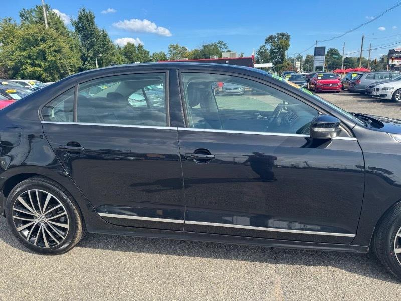 Volkswagen Jetta 1.8T SEL 6A 2017