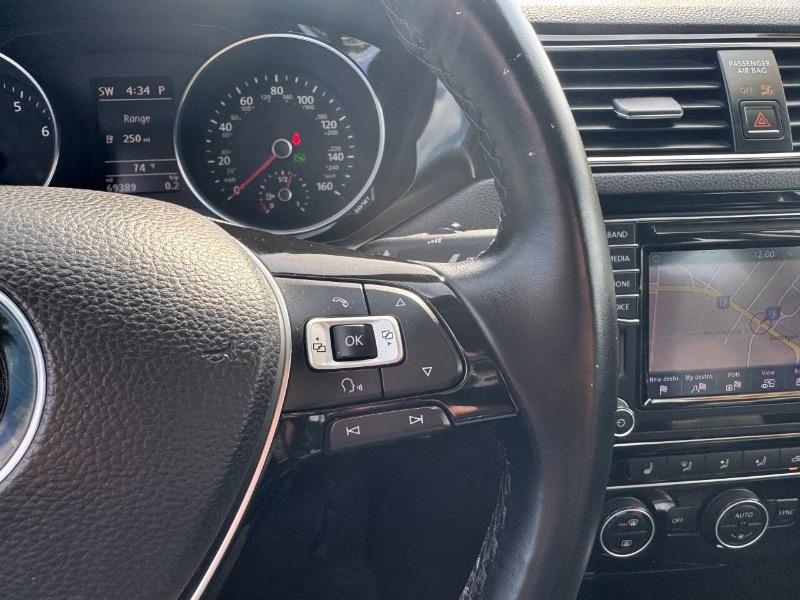 Volkswagen Jetta 1.8T SEL 6A 2017