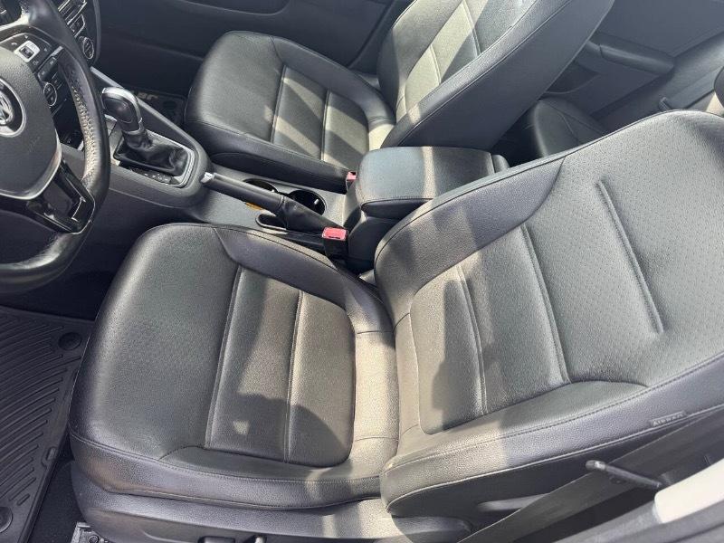 Volkswagen Jetta 1.8T SEL 6A 2017