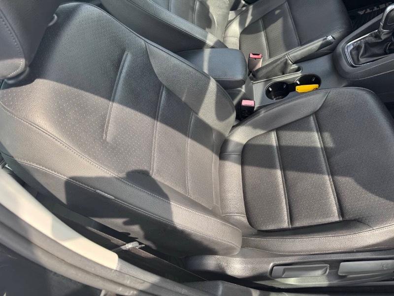 Volkswagen Jetta 1.8T SEL 6A 2017