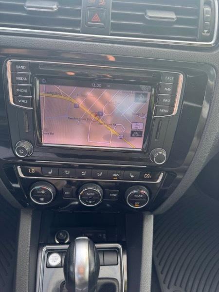 Volkswagen Jetta 1.8T SEL 6A 2017