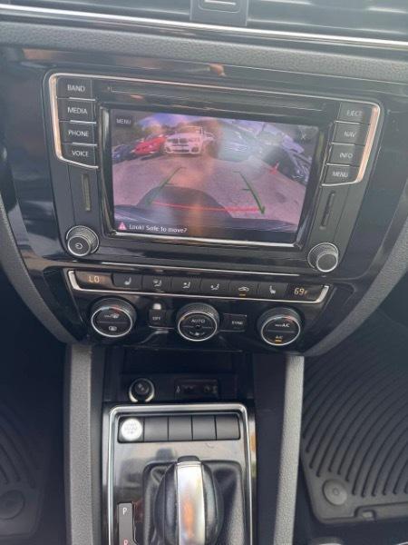Volkswagen Jetta 1.8T SEL 6A 2017