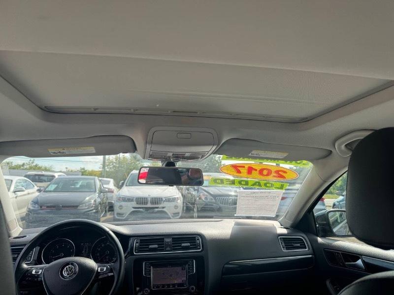 Volkswagen Jetta 1.8T SEL 6A 2017