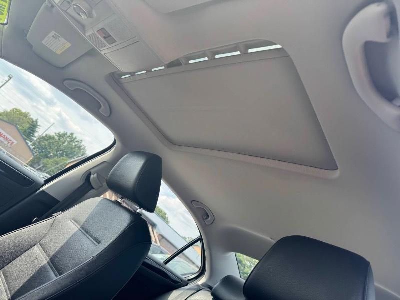 Volkswagen Jetta 1.8T SEL 6A 2017